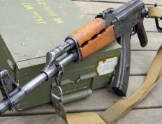 开云体育平台APP-夜战街道，劳塔罗以统治级数据闪耀F1赛场