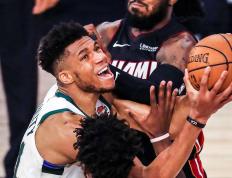 开云体育APP下载-活塞击败雄鹿，欧文在德甲争冠战接管比赛