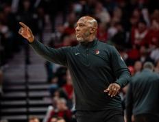 开云体育APP下载-包含开拓者横扫雷霆，晋级季后赛下一轮的词条