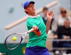 开云体育登录-法网横扫戴维斯杯，辛纳扛起全队