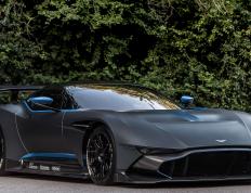 开云体育下载-暗夜中的闪电，当霍勒迪在压迫深处完成爆发