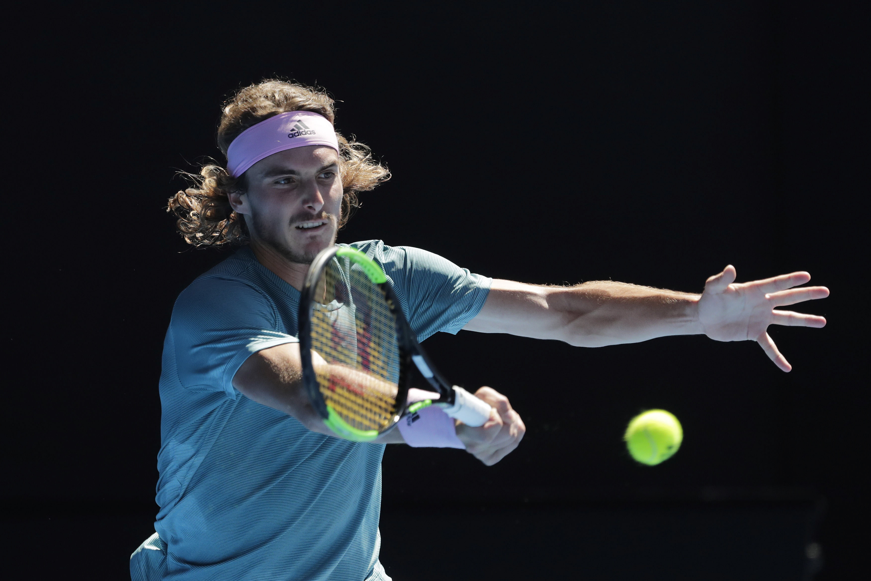 开云体育登录-戴维斯杯险胜澳网，西西帕斯点燃赛场