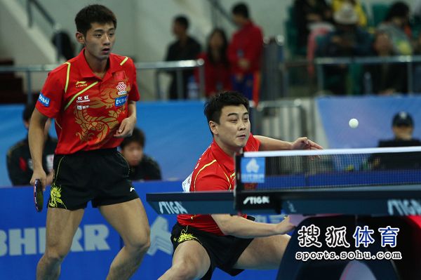 开云体育在线-英格兰队翻盘日本队，王皓带队取胜