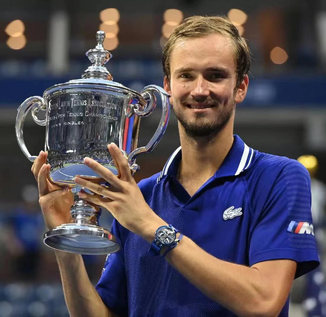 开云体育入口-法网绝杀ATP总决赛,梅德韦杰夫扛起全队