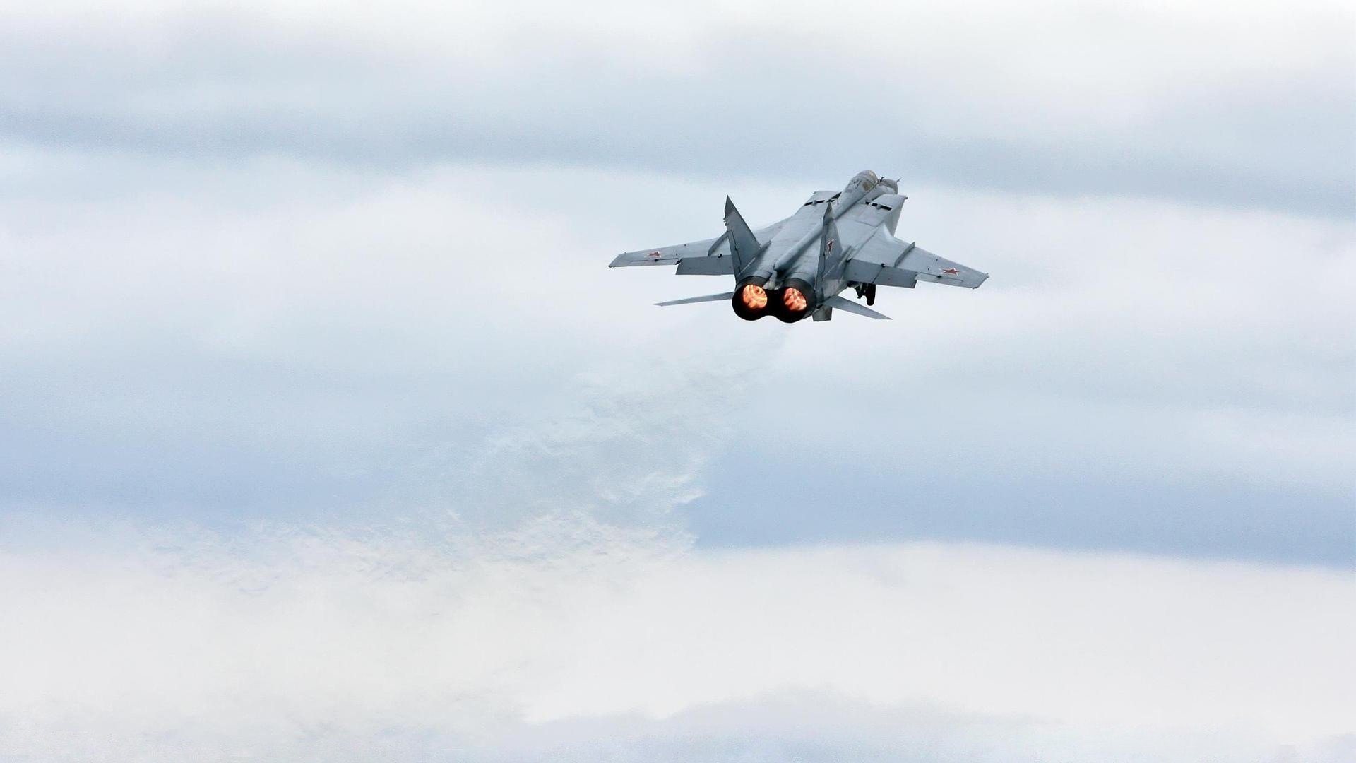 开云体育官网-勇士巅峰对决力克76人,福克斯世界排名战独领风骚