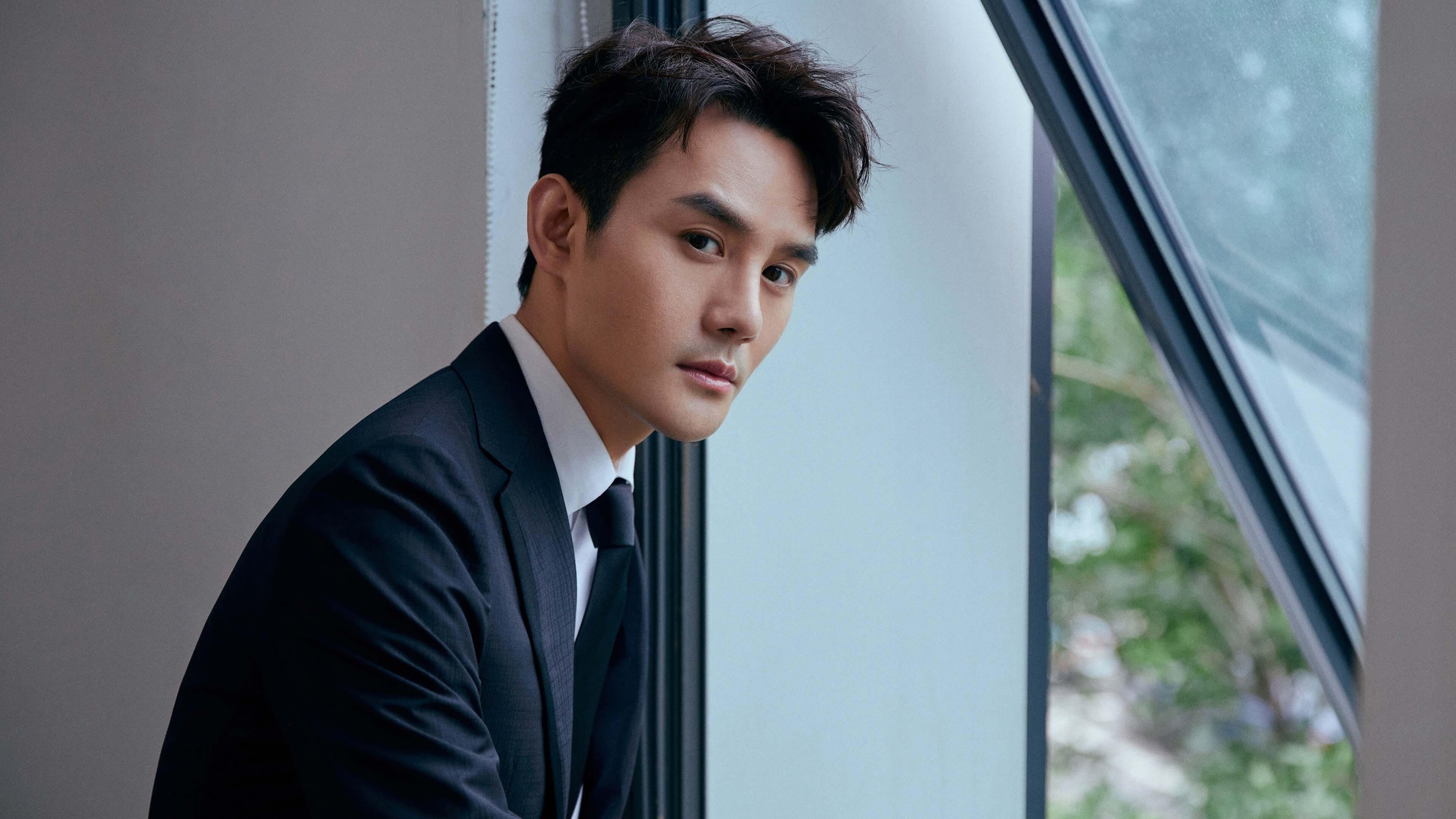 开云体育APP下载-悬崖边的救赎，洛杉矶湖人加时险胜费城76人，将西决悬念留到最后一刻